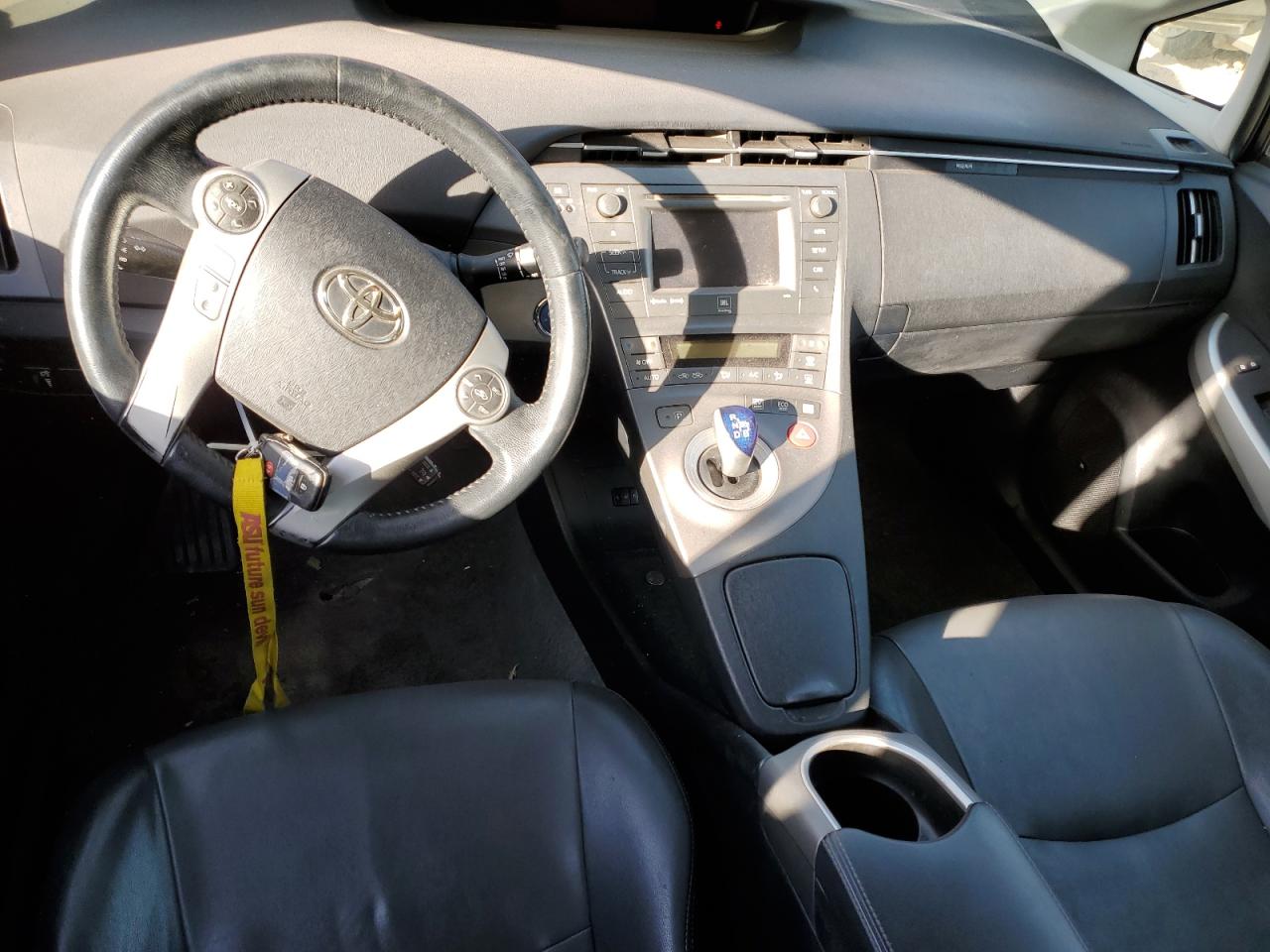 2015 Toyota Prius - Image 8