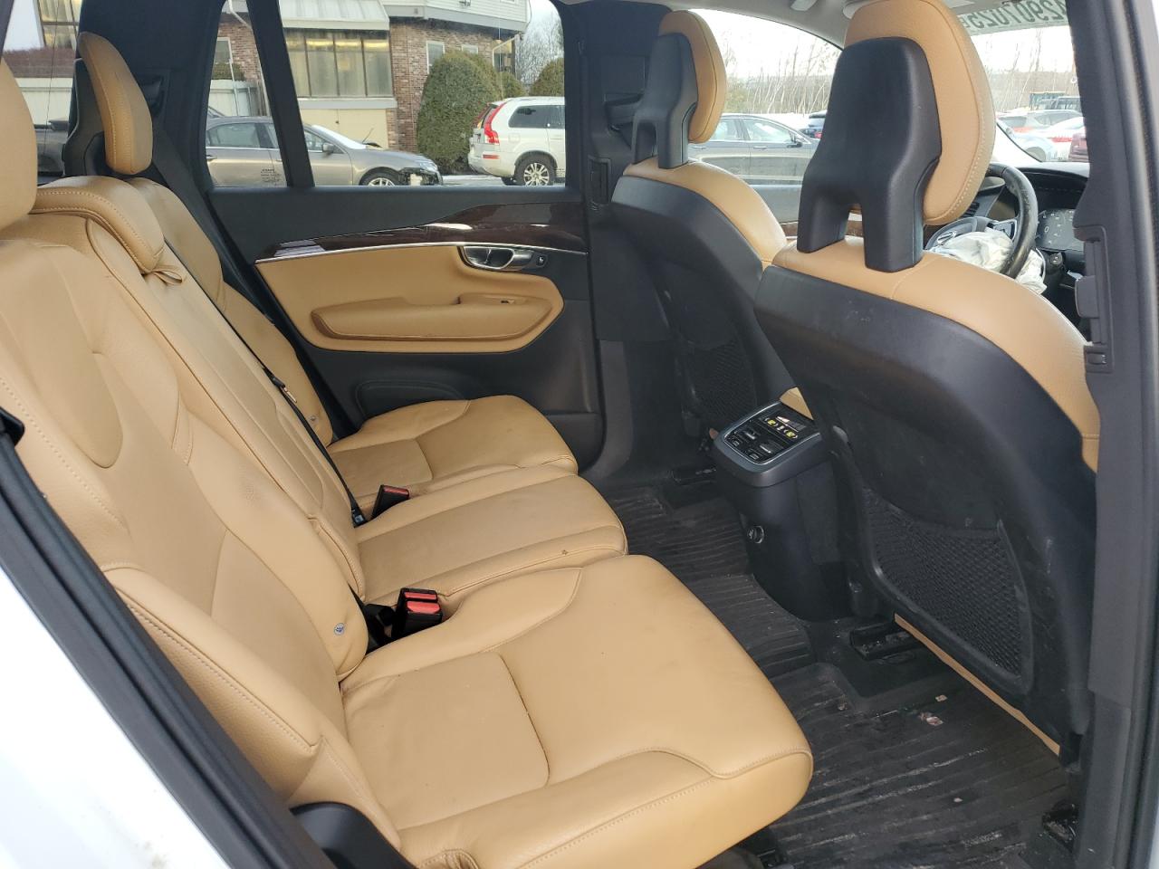 2016 Volvo XC90 - Image 11