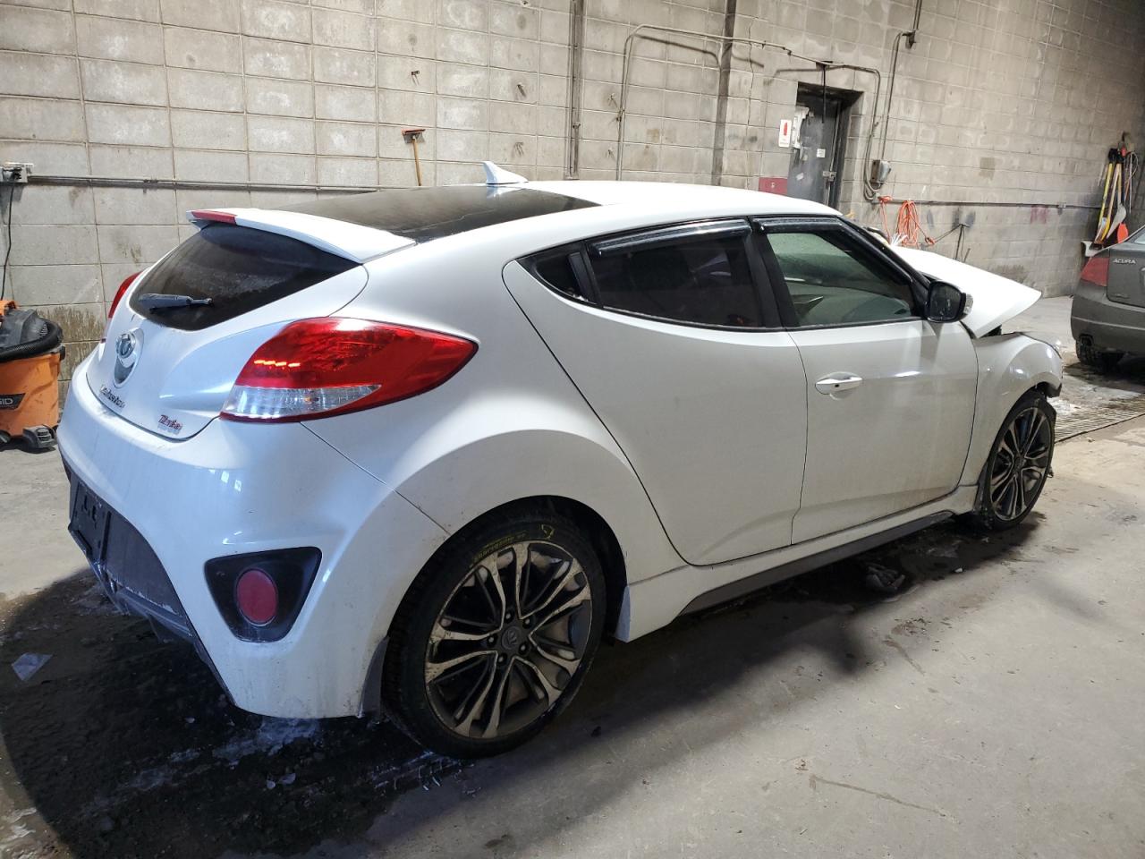 2016 Hyundai Veloster - Image 3