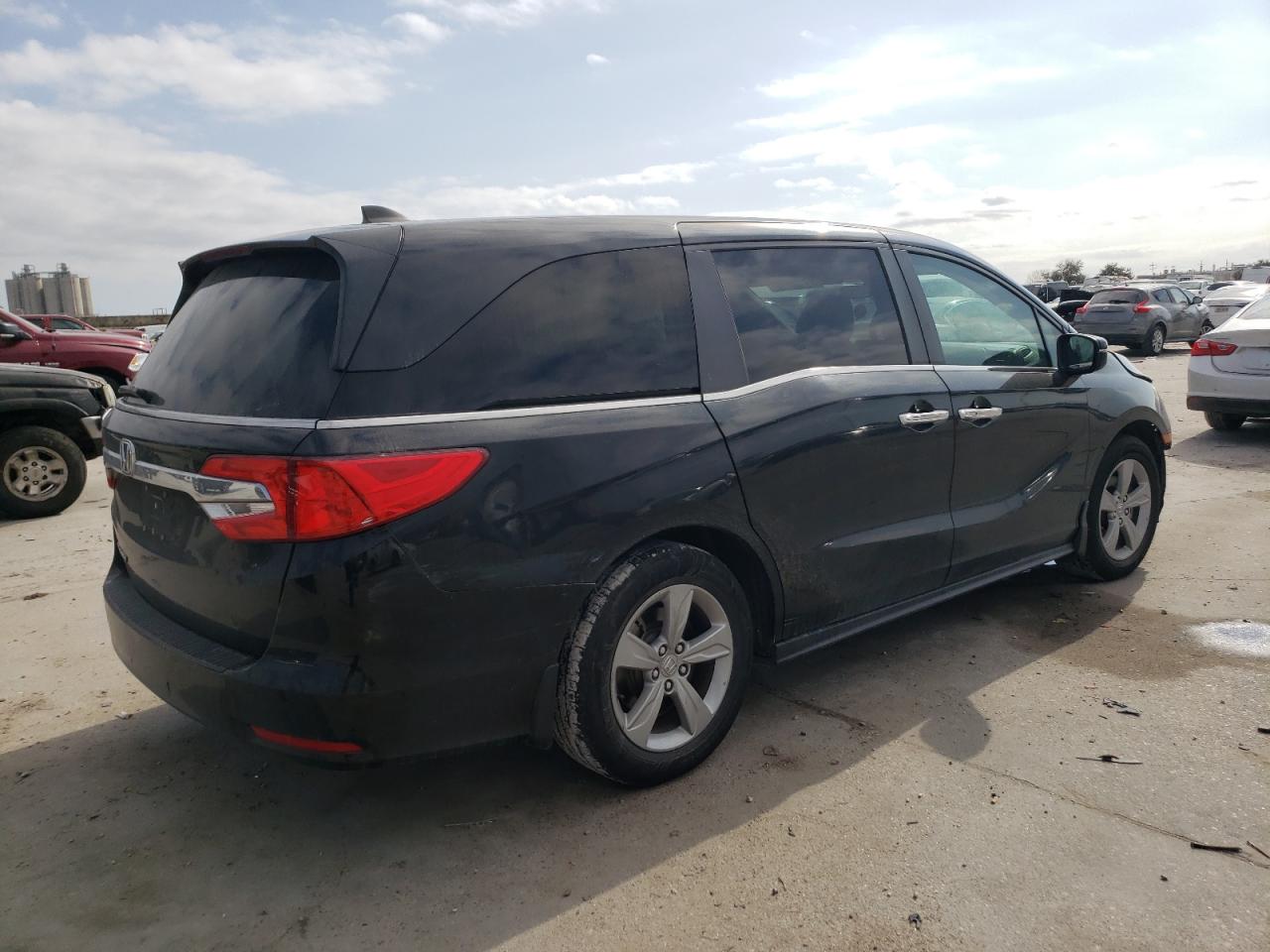 2018 Honda Odyssey - Image 3