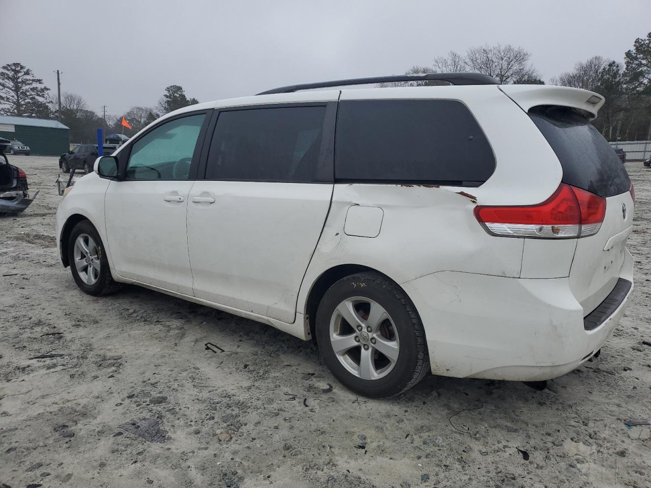 2011 Toyota Sienna - Image 2