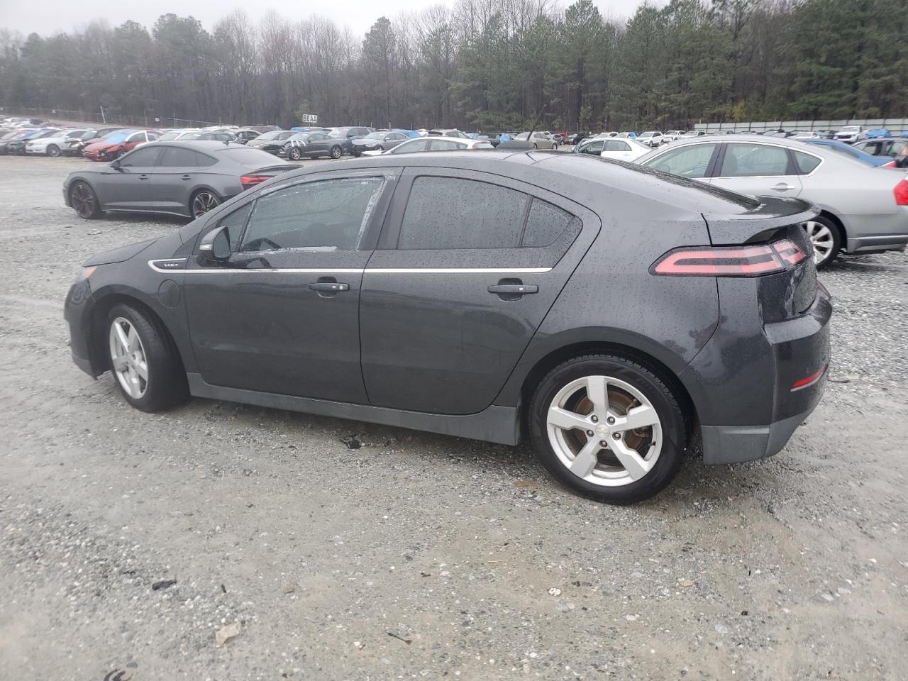 2015 Chevrolet Volt - Image 2