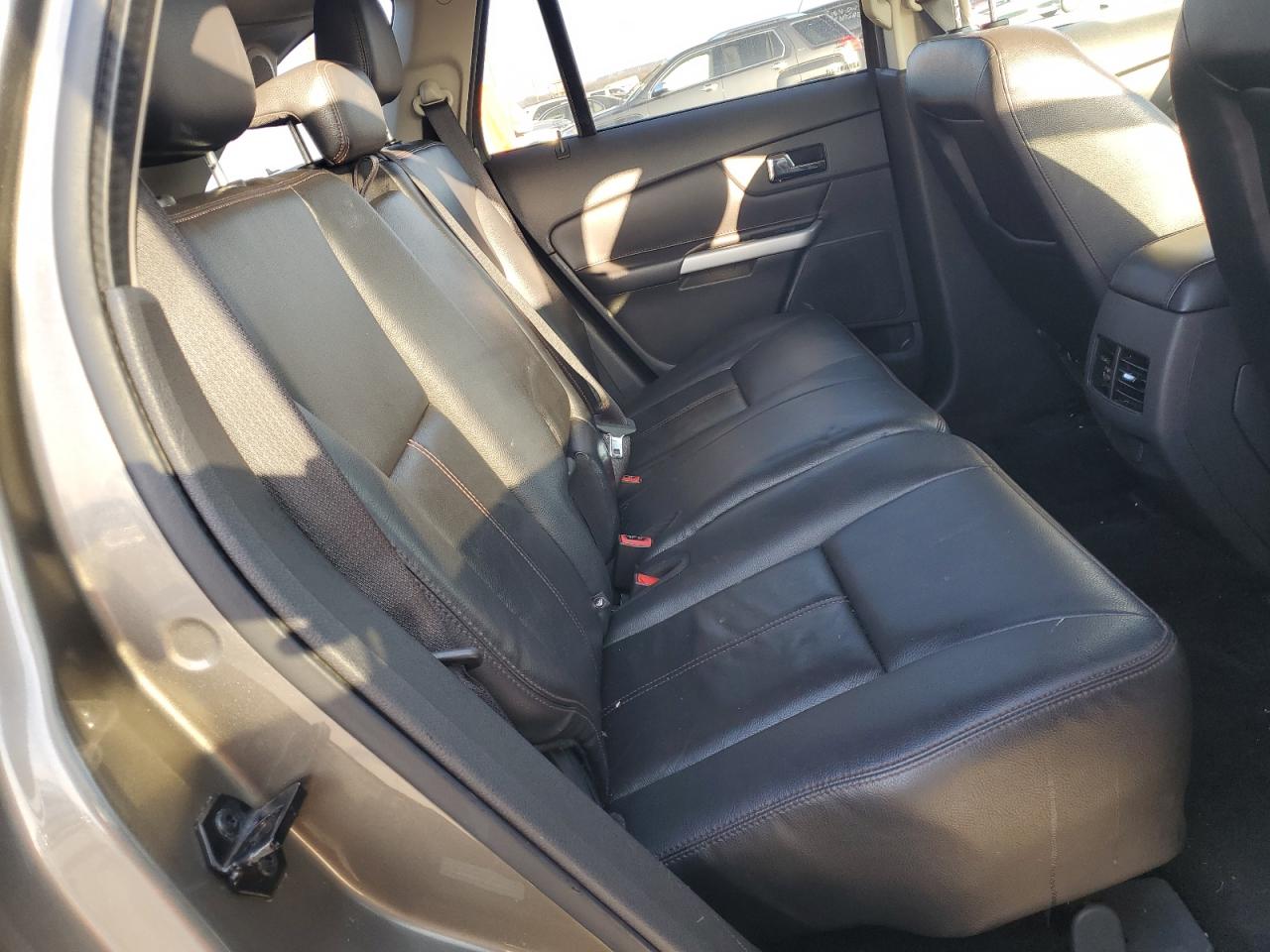 2014 Ford Edge - Image 11