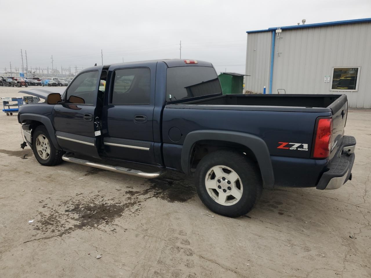 2006 Chevrolet Silverado - Image 2