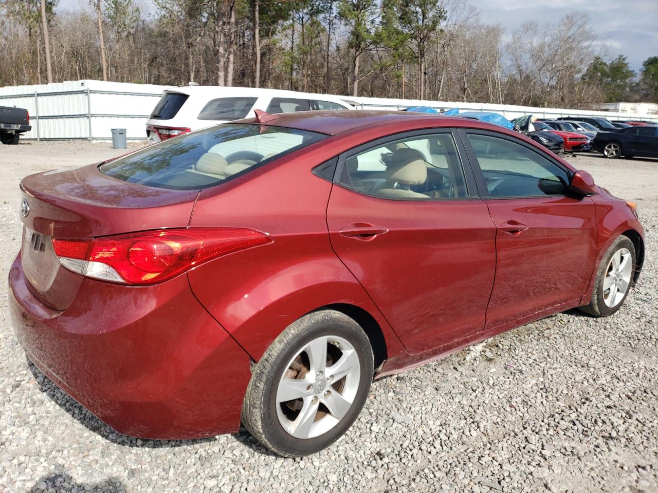 2013 Hyundai Elantra - Image 3