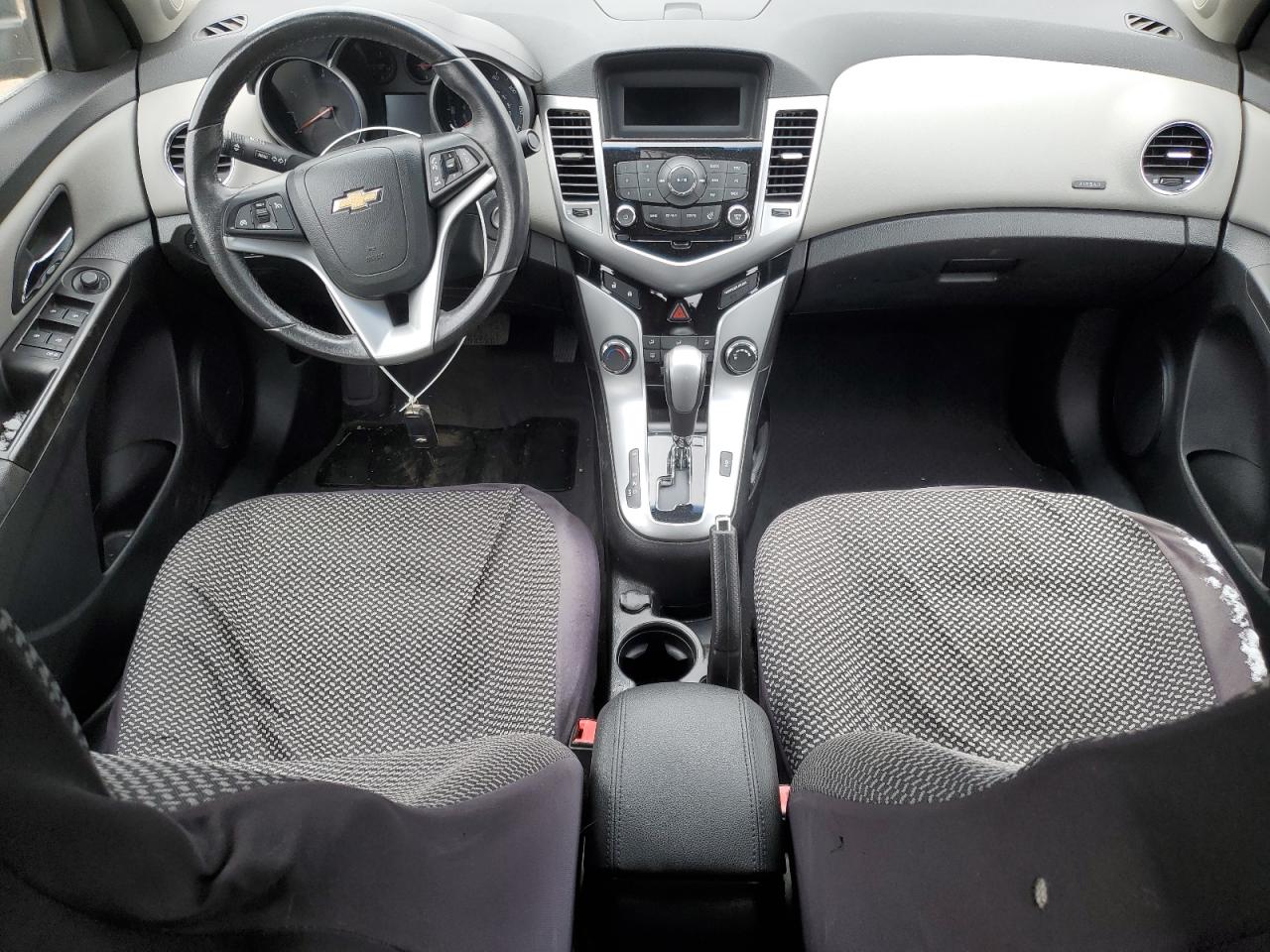 2012 Chevrolet Cruze - Image 8