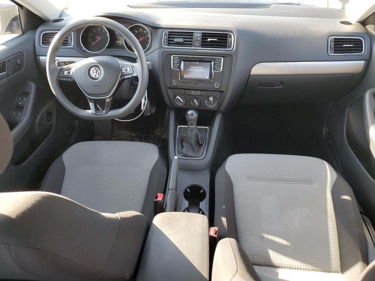 2017 Volkswagen Jetta - Image 8