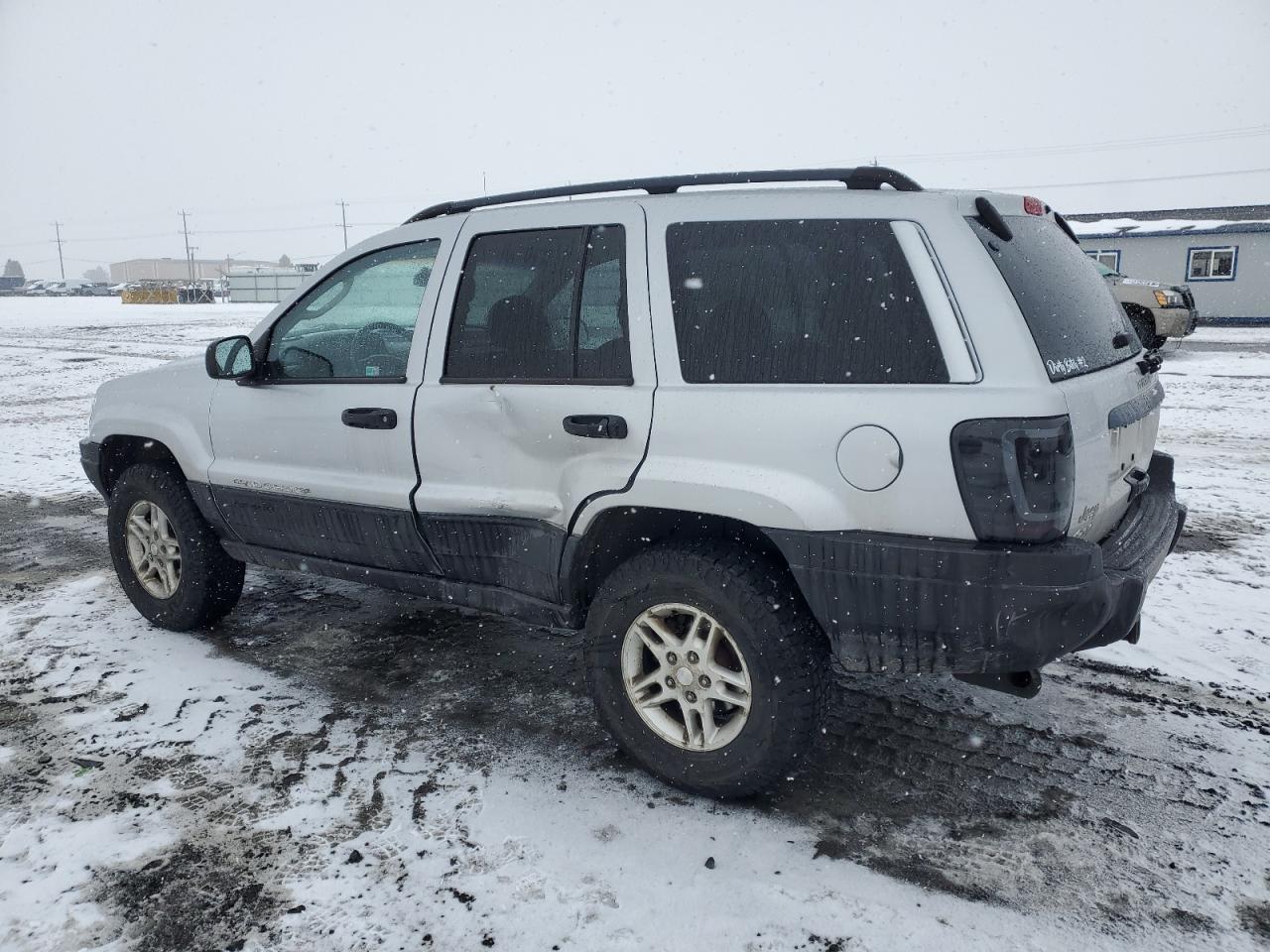 2002 Jeep Grand Cherokee - Image 2