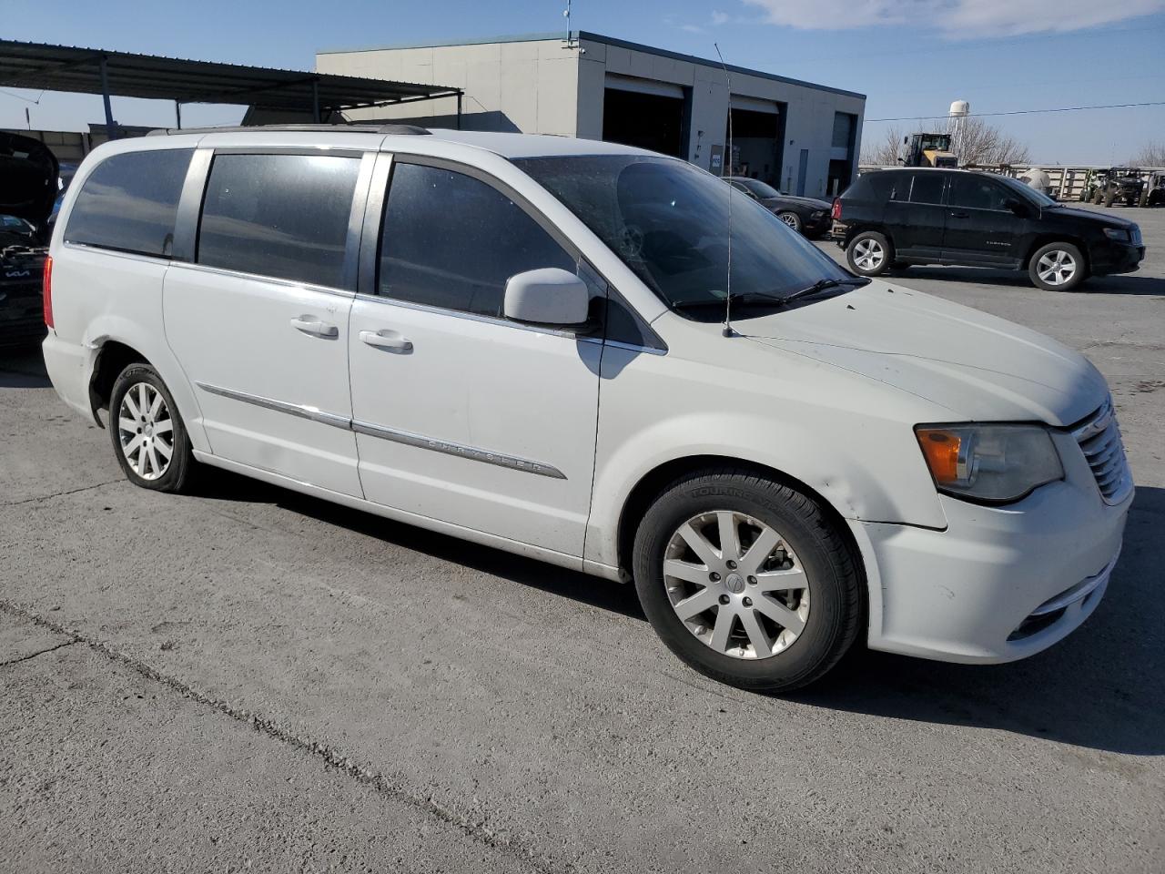 2015 Chrysler Town & Country - Image 4