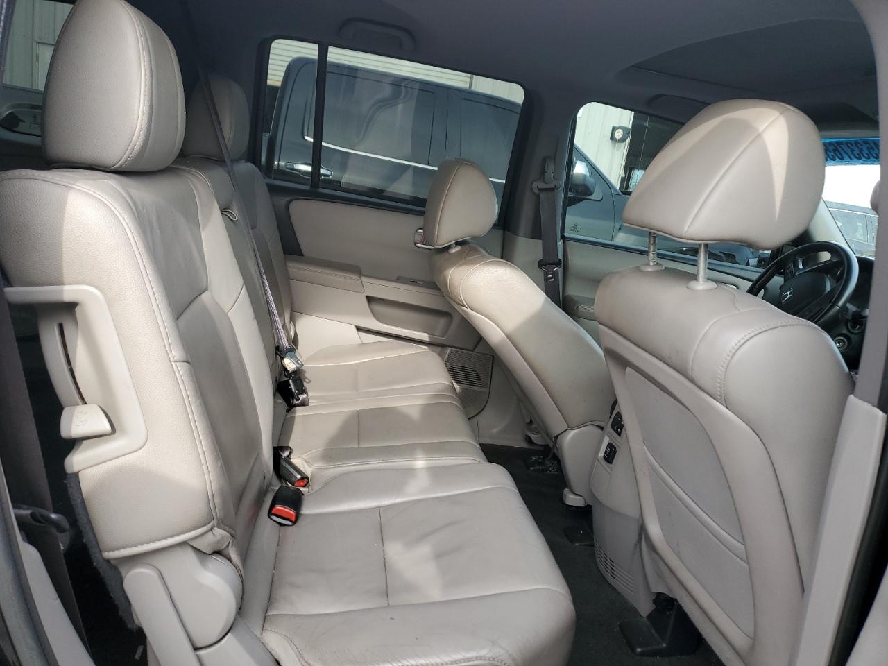 2015 Honda Pilot - Image 11