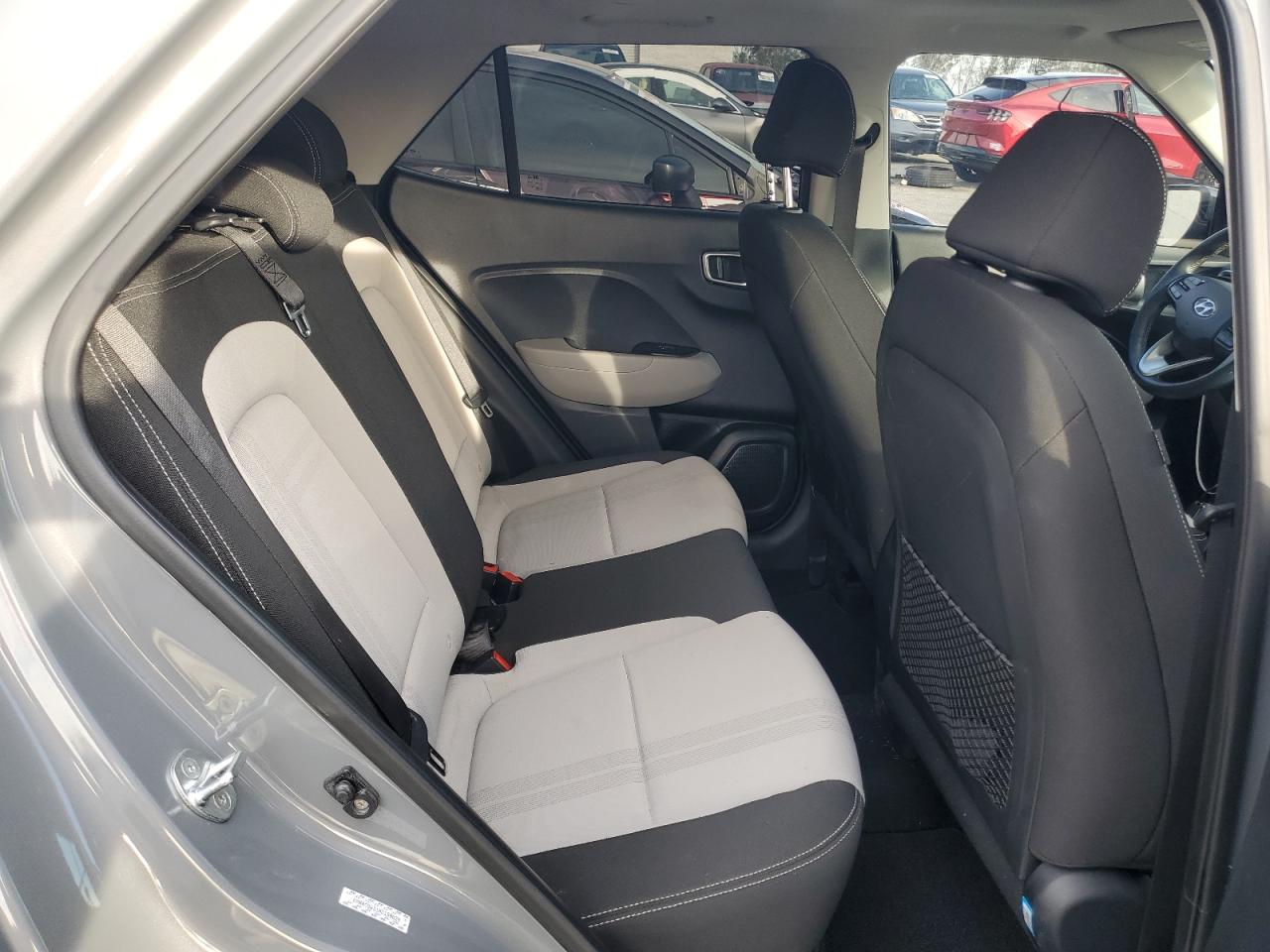 2022 Hyundai Venue - Image 10