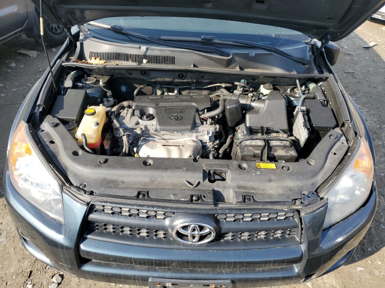 2010 Toyota RAV 4 - Image 12