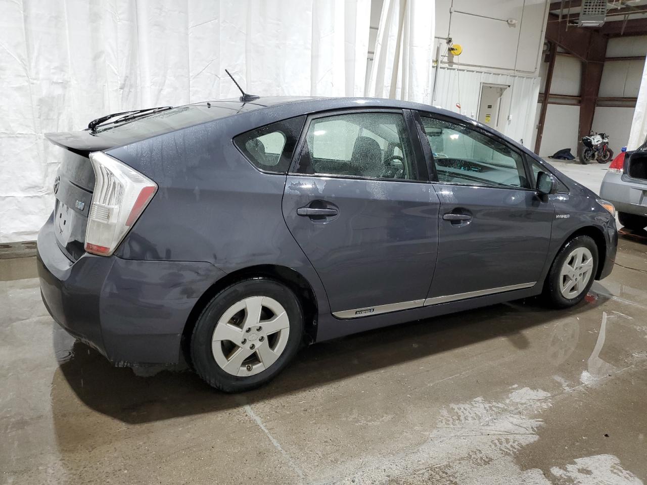 2010 Toyota Prius - Image 3
