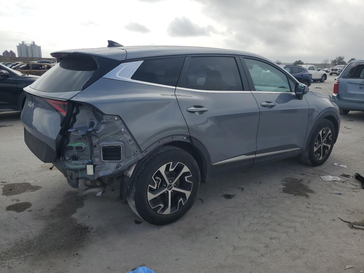 2023 Kia Sportage - Image 3