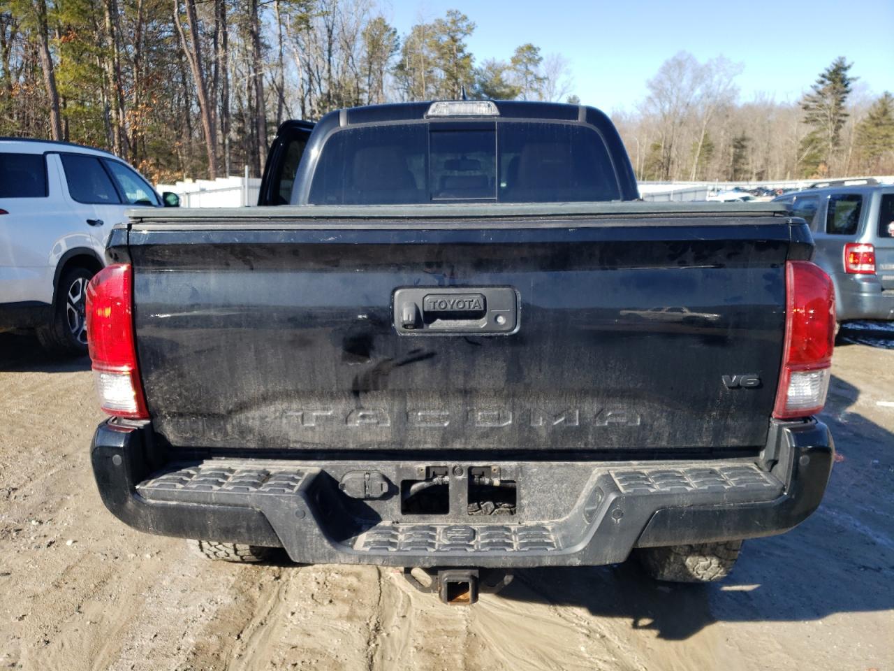 2017 Toyota Tacoma - Image 6