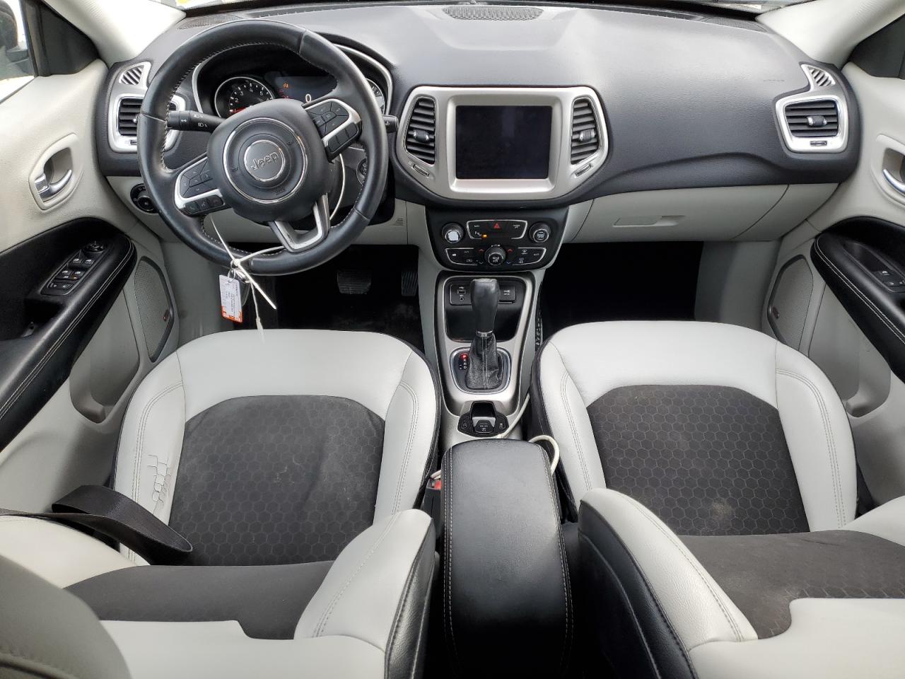2017 Jeep Compass - Image 8