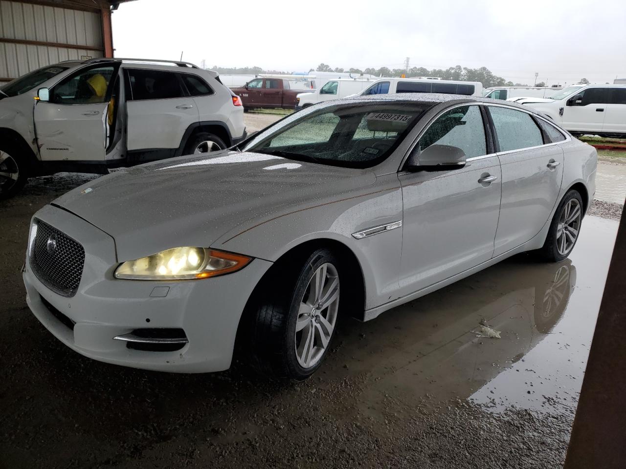 2013 Jaguar XJ - Image 1