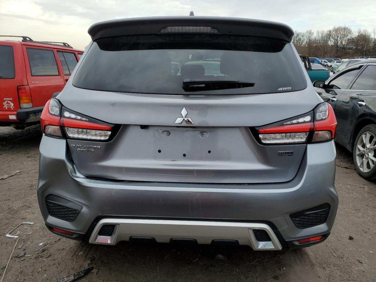 2020 Mitsubishi Outlander - Image 6