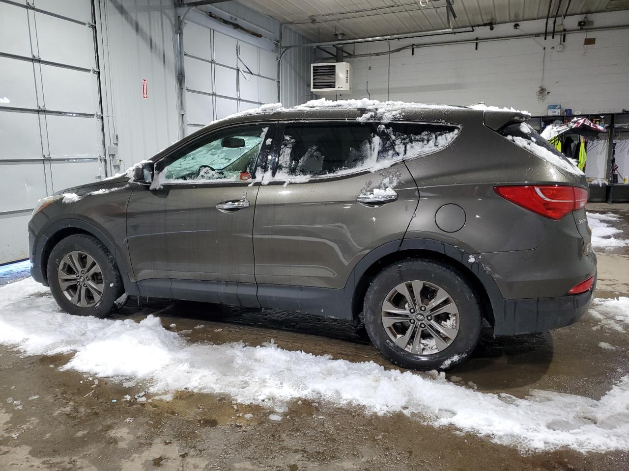2014 Hyundai Santa Fe - Image 2