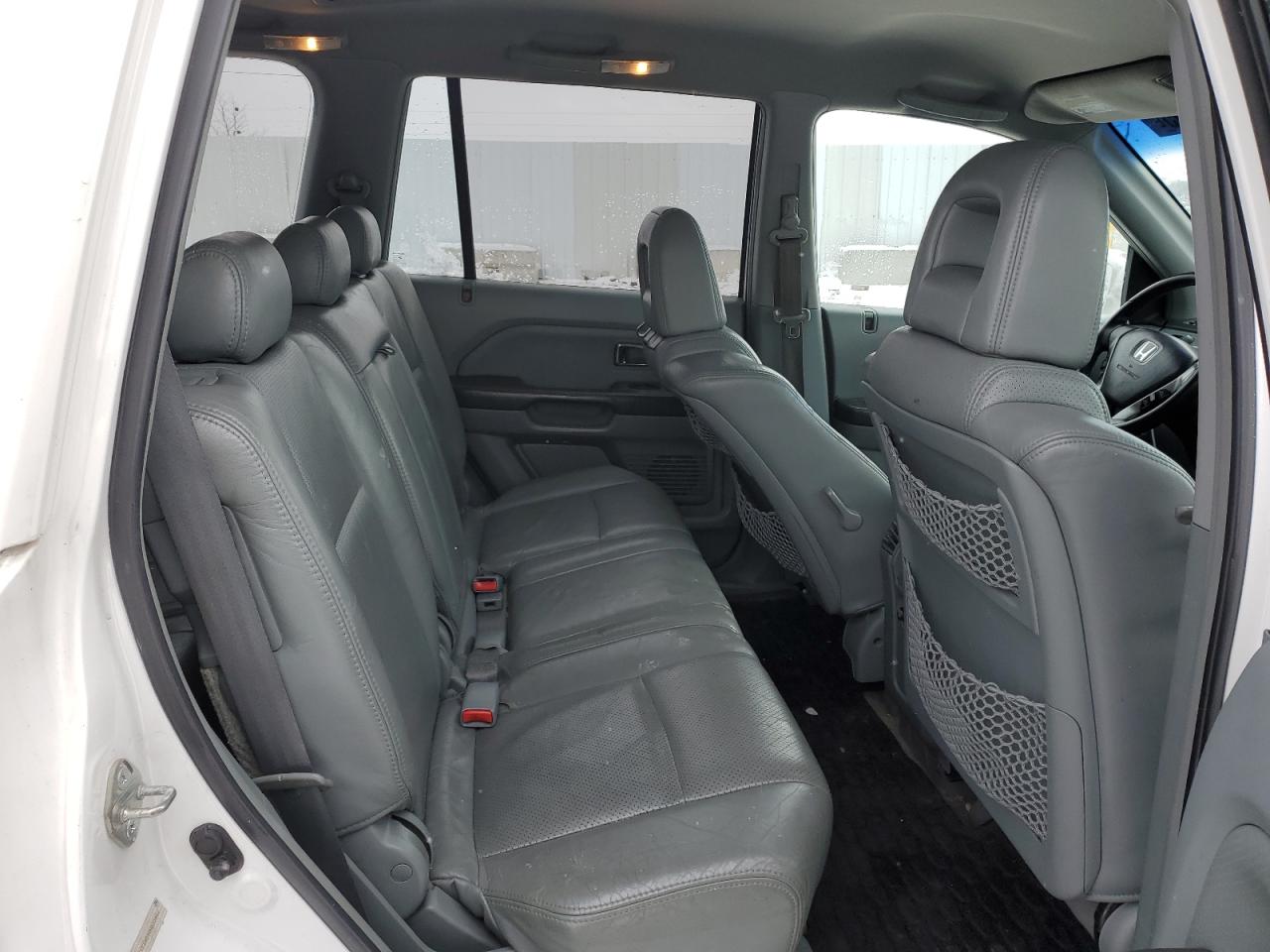 2004 Honda Pilot - Image 11