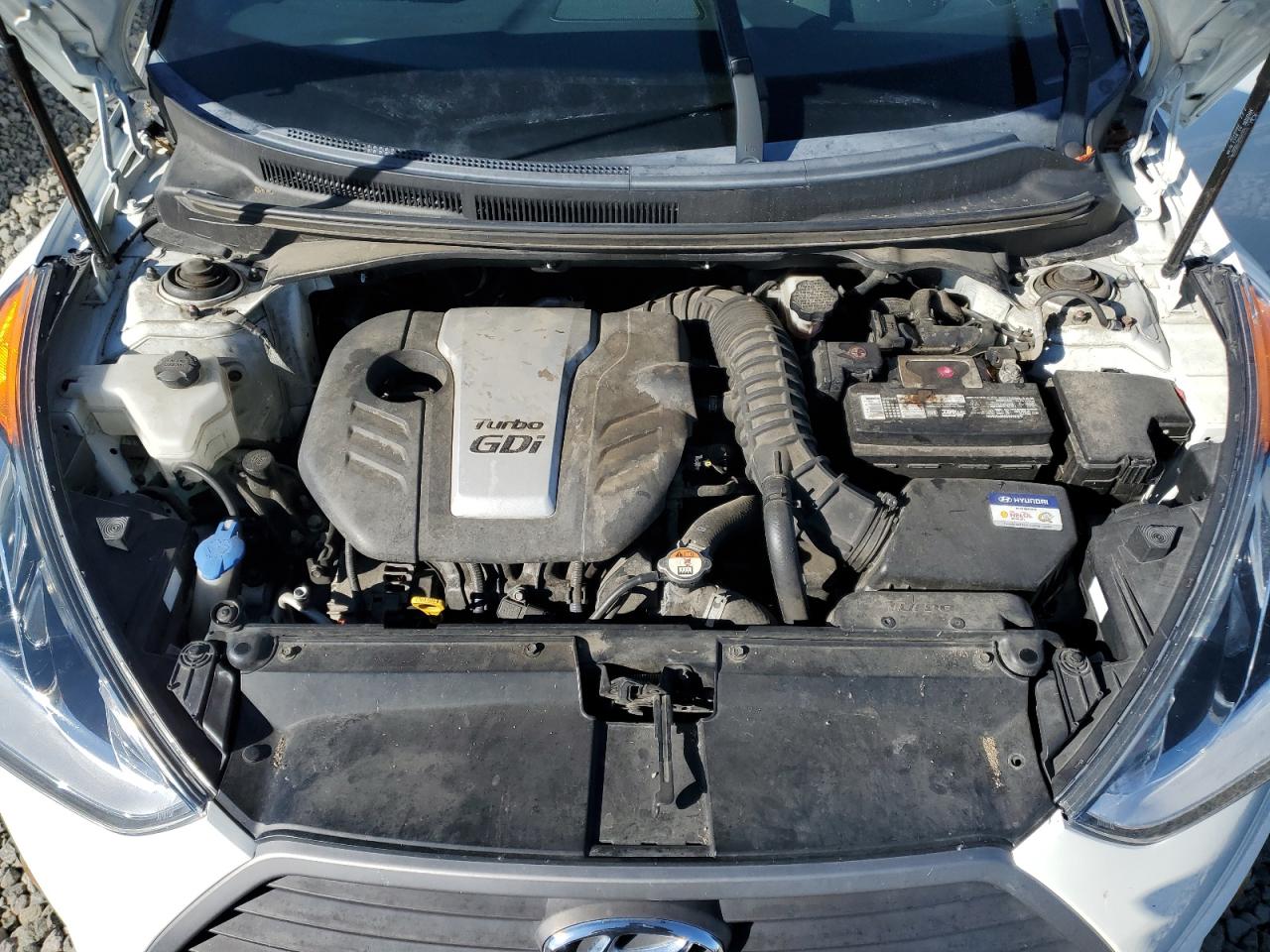 2016 Hyundai Veloster - Image 11