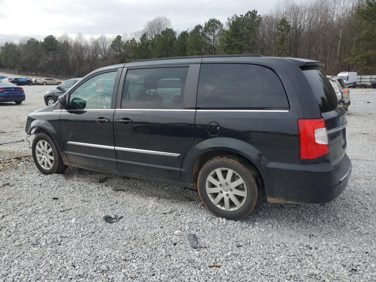 2016 Chrysler Town & Country - Image 2