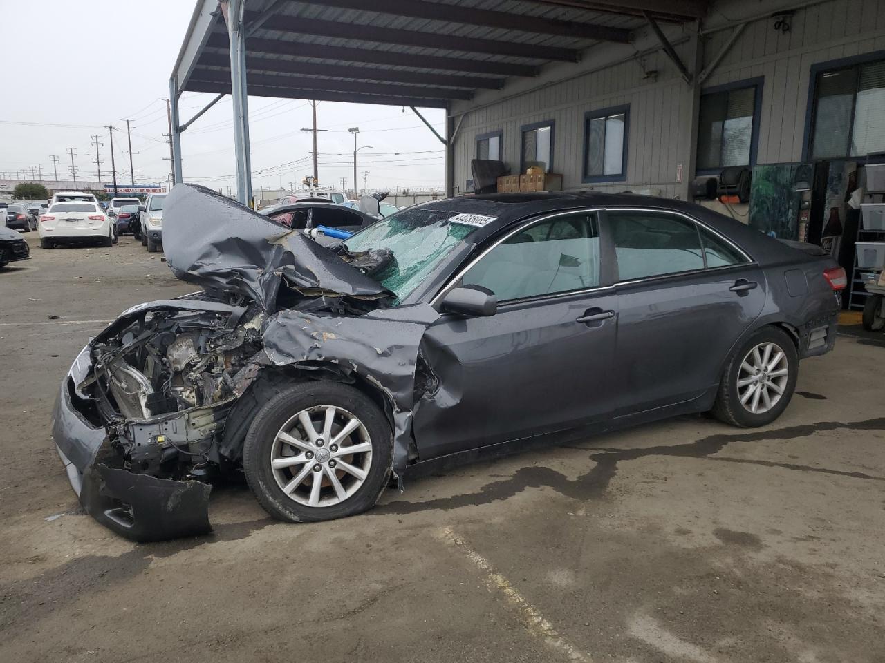 2011 Toyota Camry Base en Venta en Los Angeles, CA - Front End