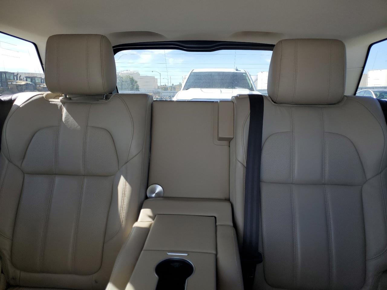 2015 Land Rover Range Rover - Image 10