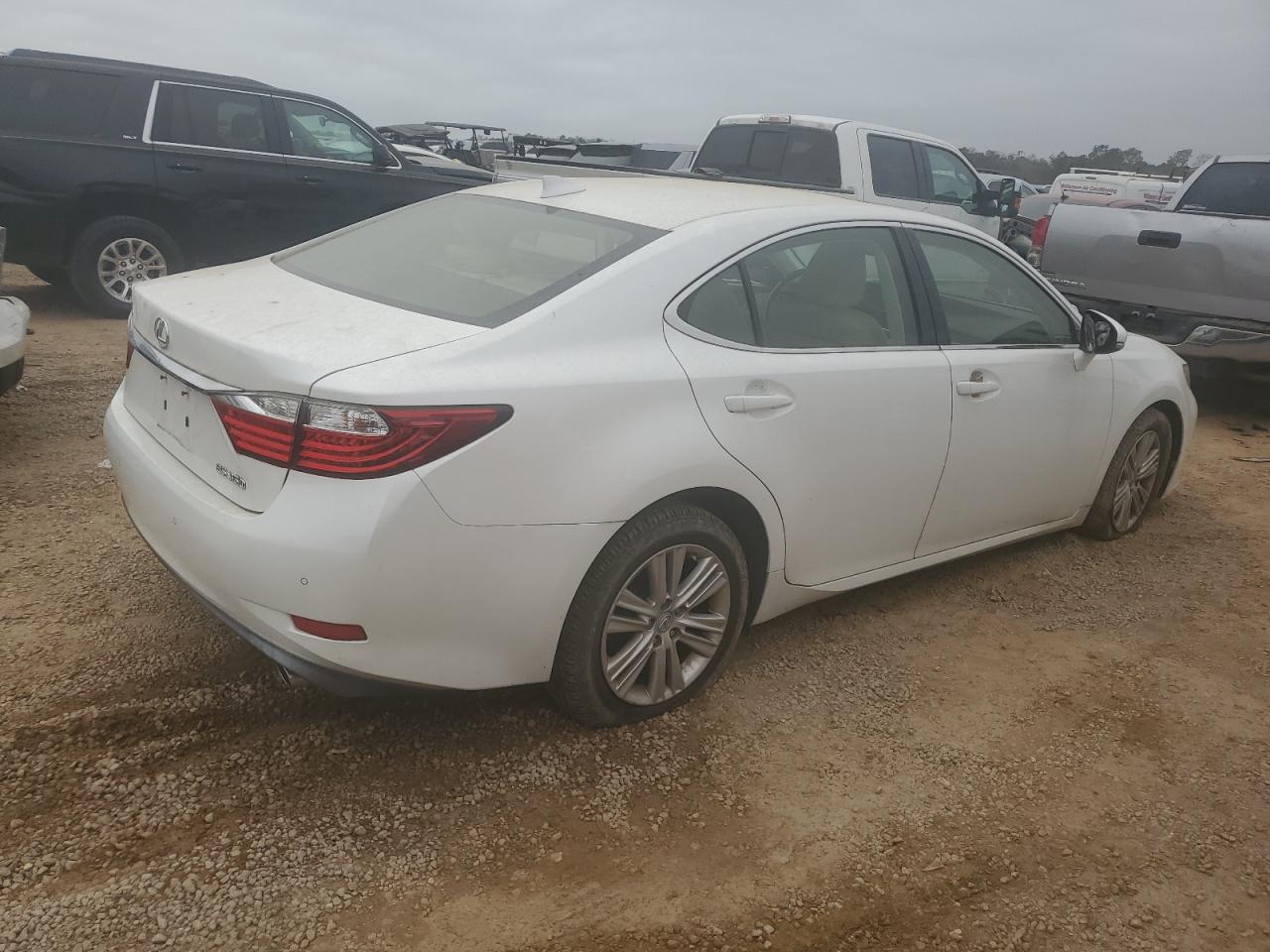 2015 Lexus ES - Image 3