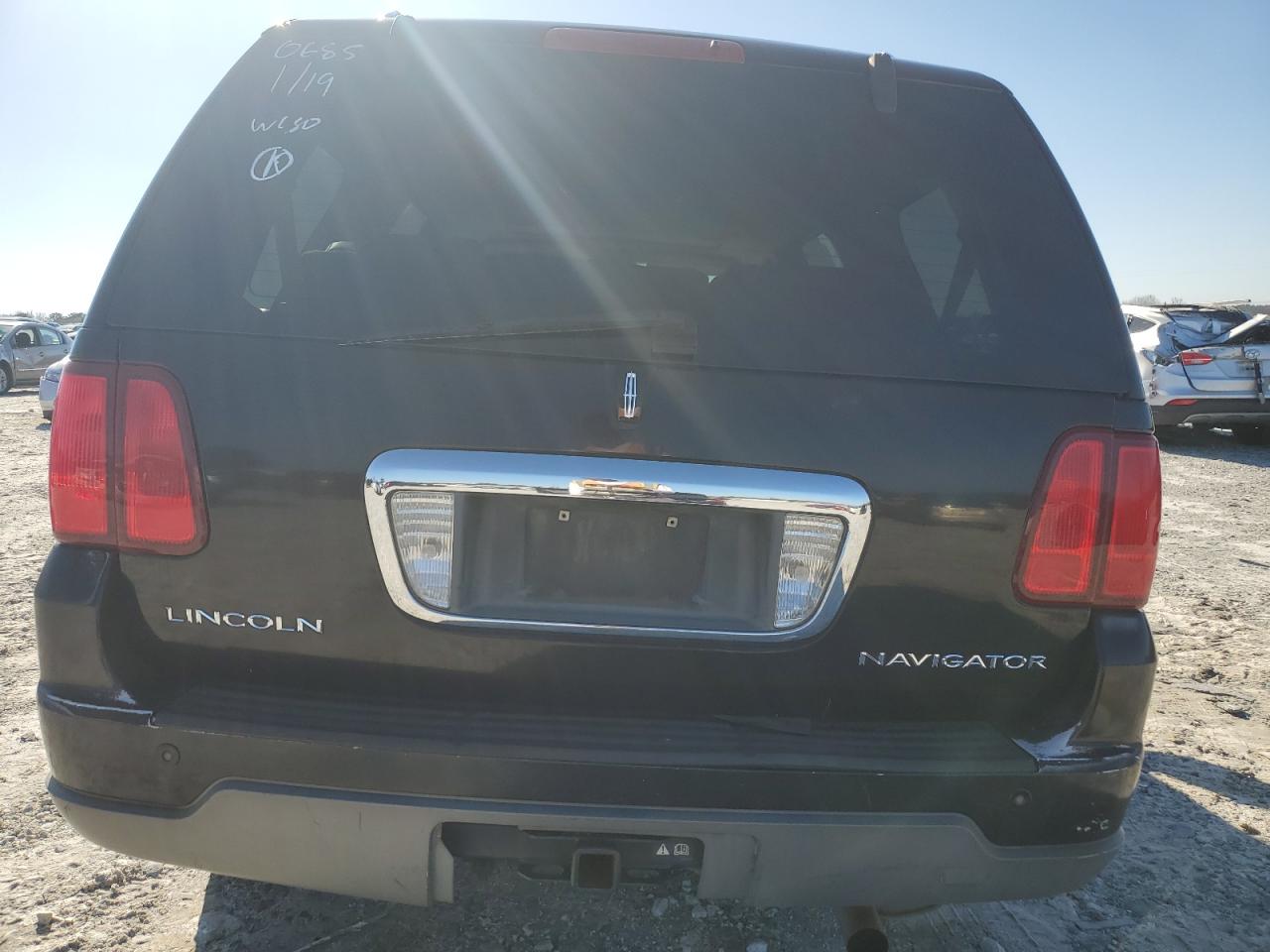 2004 Lincoln Navigator - Image 6