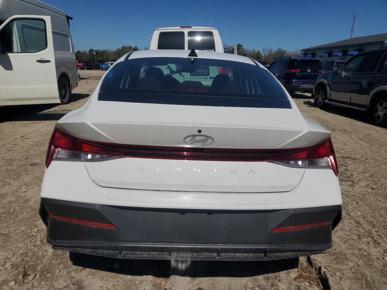2024 Hyundai Elantra - Image 6