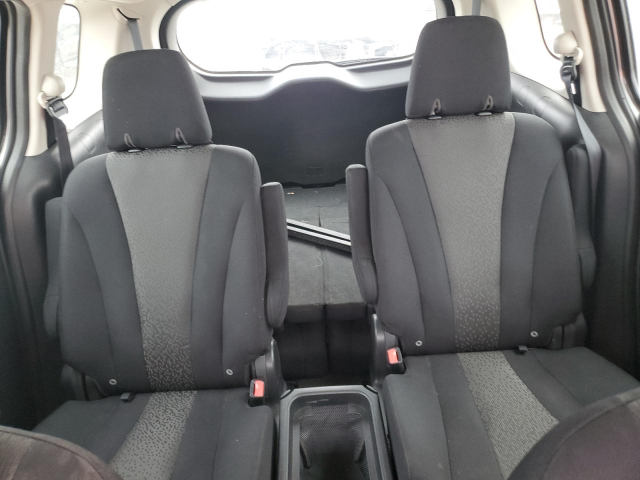 2012 Mazda 5 - Image 10