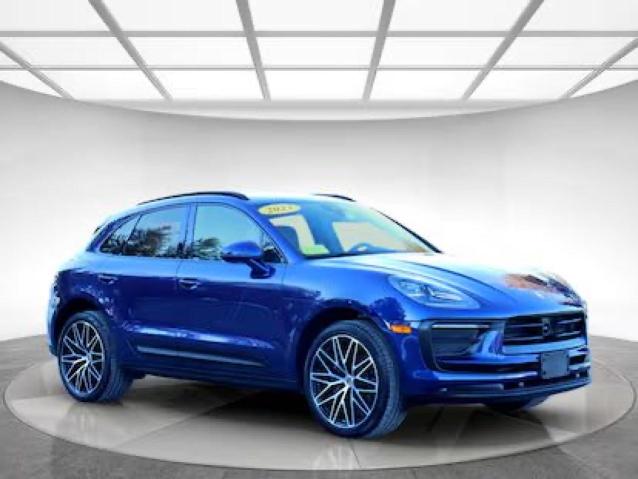 2023 Porsche Macan Base