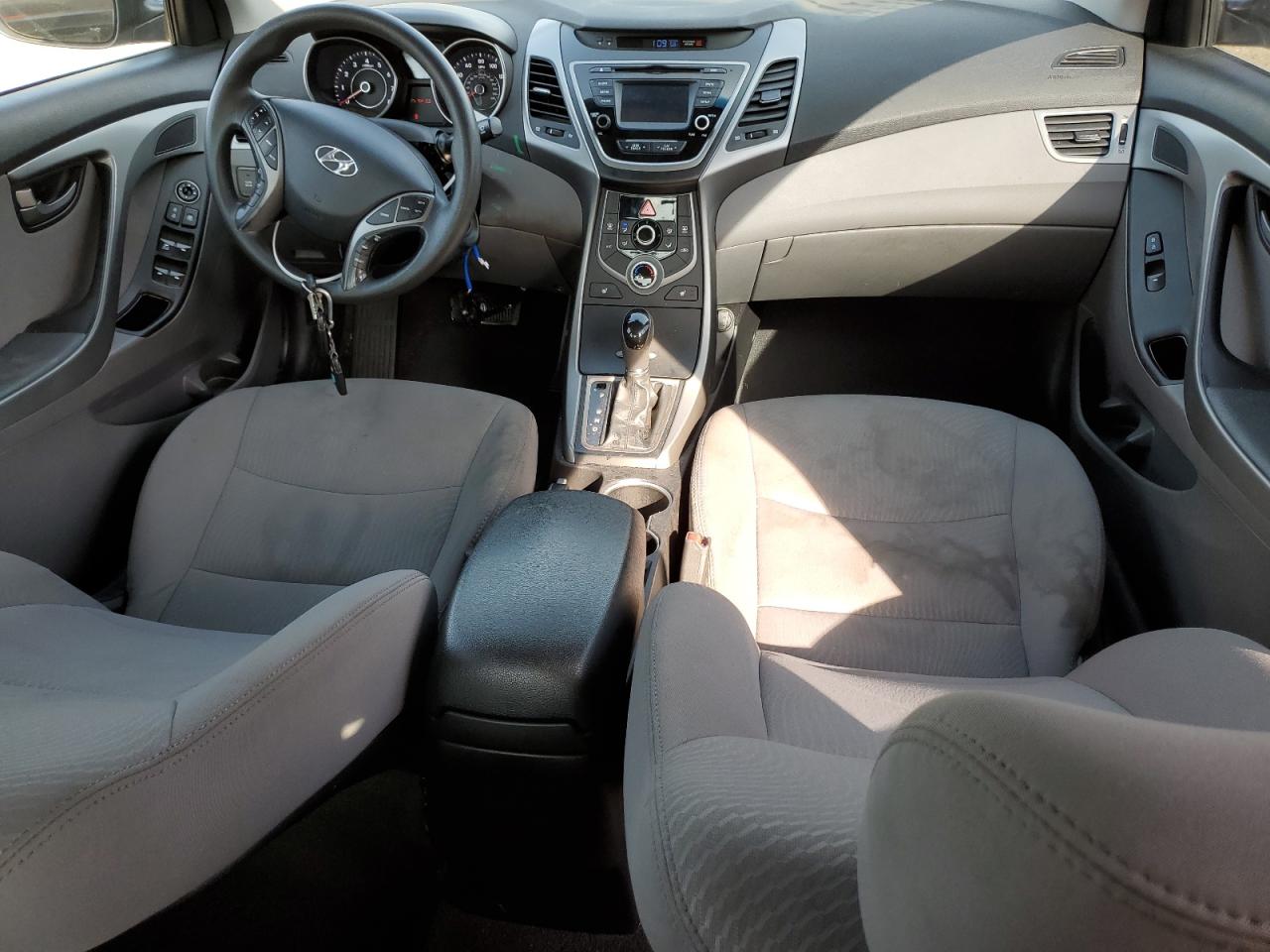 2014 Hyundai Elantra - Image 8