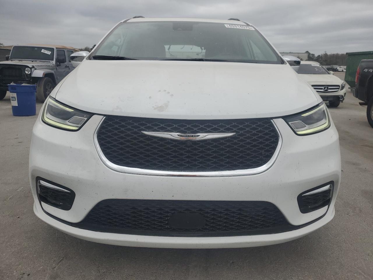 2022 Chrysler Pacifica - Image 5