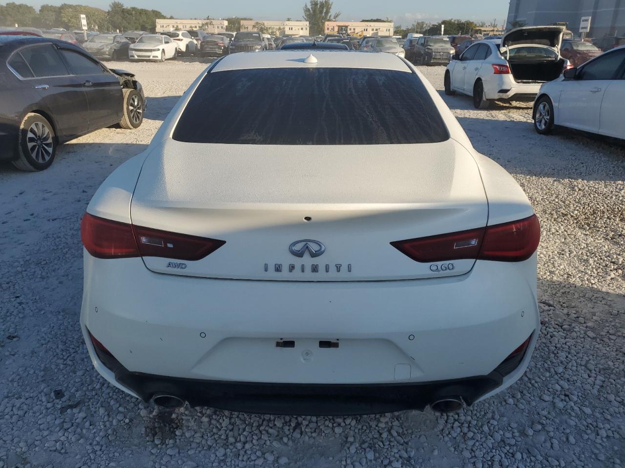 2017 Infiniti Q60 - Image 6