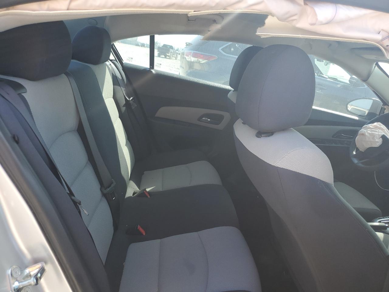 2015 Chevrolet Cruze - Image 10