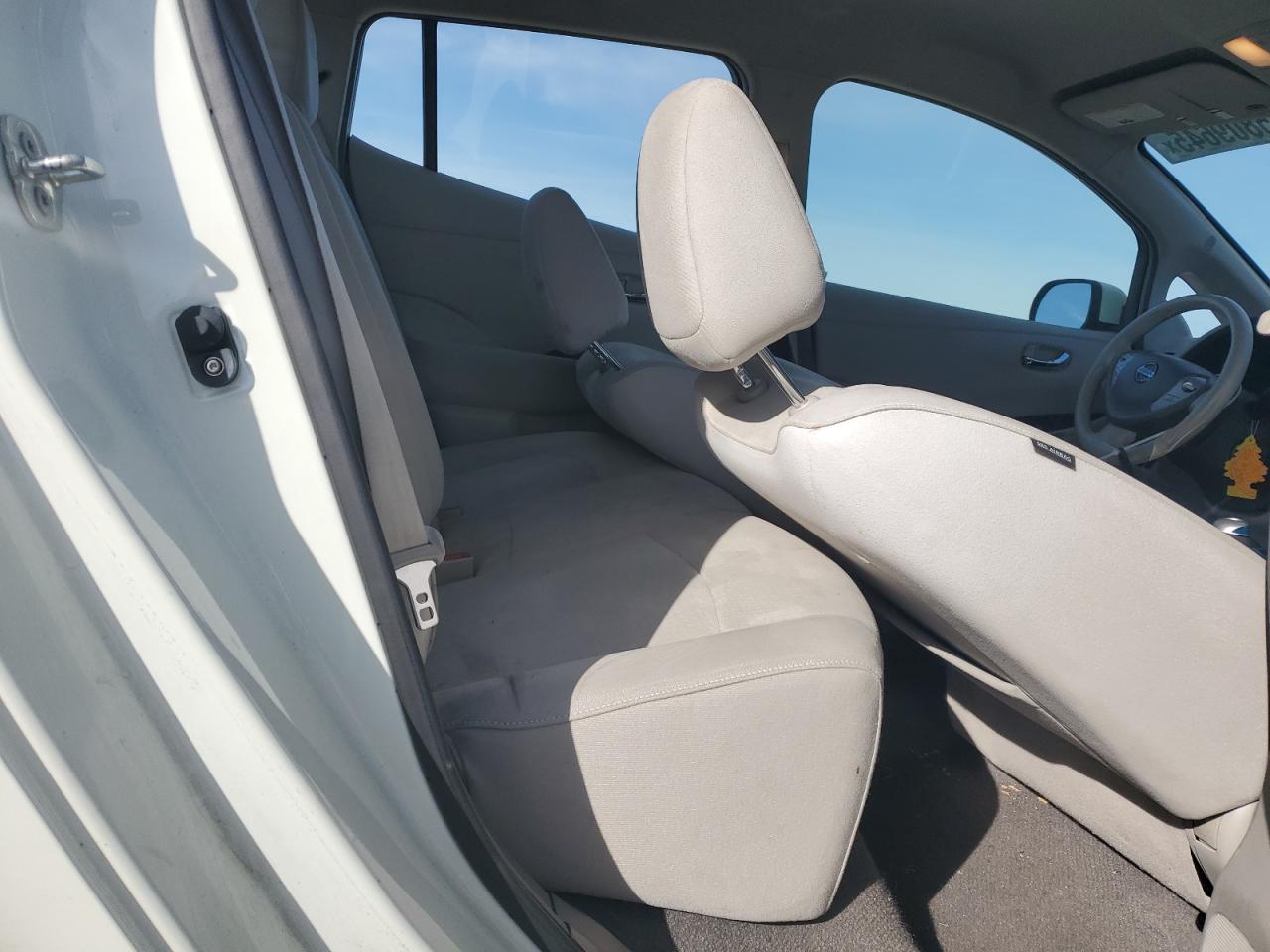 2012 Nissan Leaf - Image 10