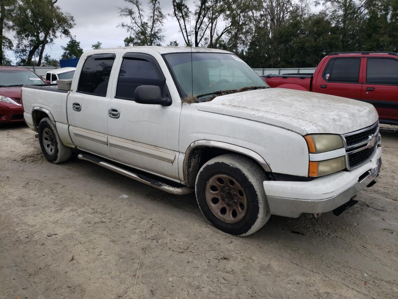 2006 Chevrolet Silverado - Image 4