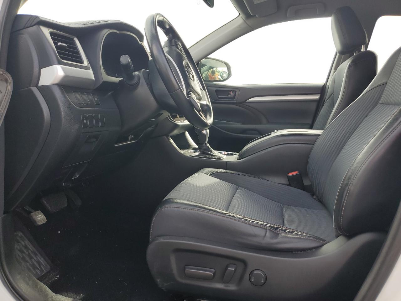 2015 Toyota Highlander - Image 7