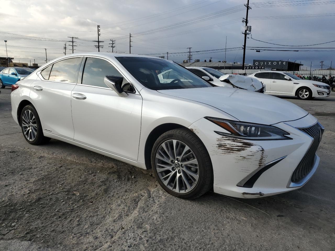2021 Lexus ES - Image 4
