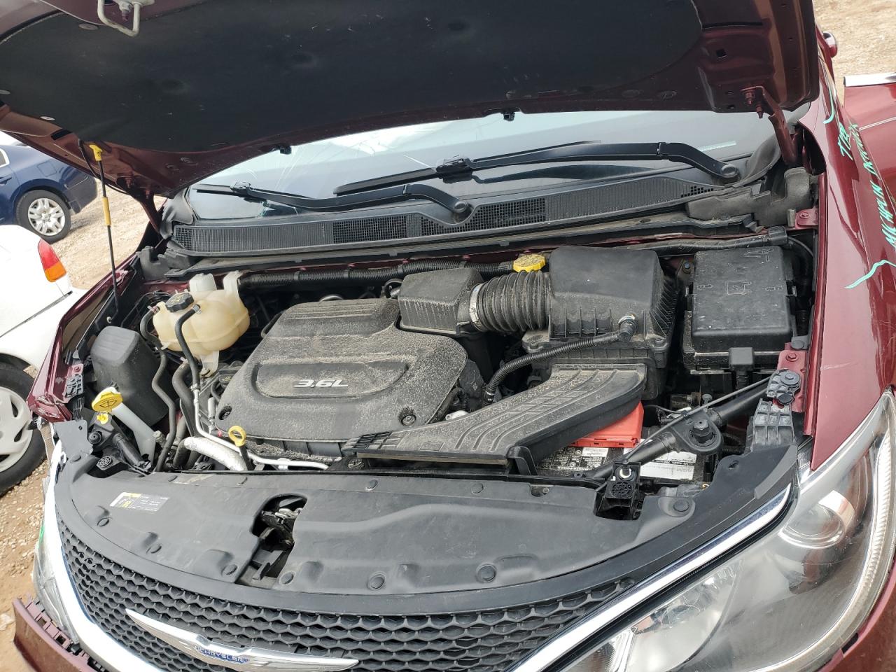 2018 Chrysler Pacifica - Image 13