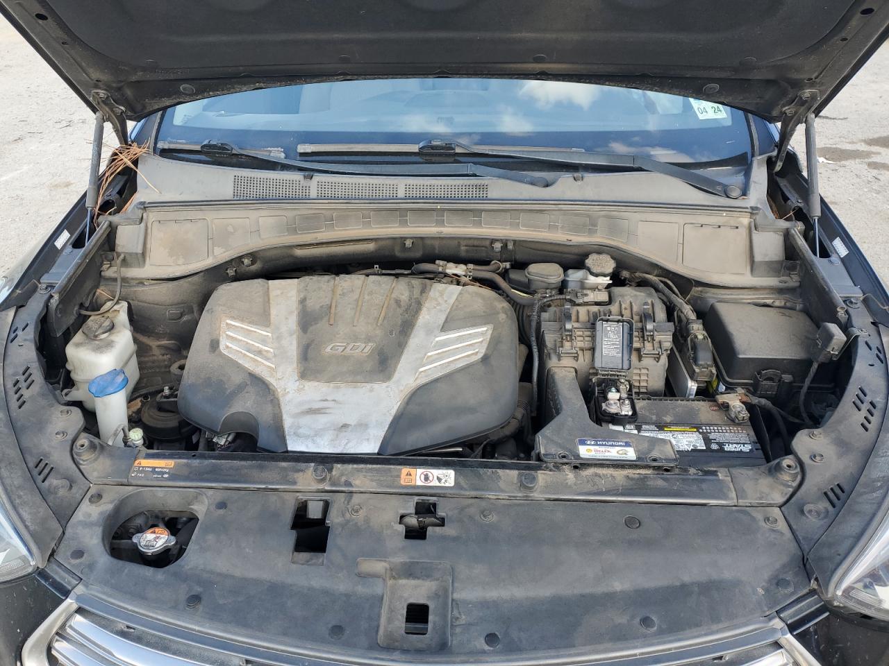 2017 Hyundai Santa Fe - Image 13