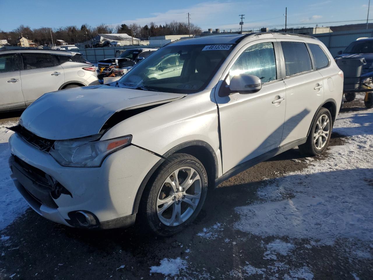 2015 Mitsubishi Outlander - Image 1
