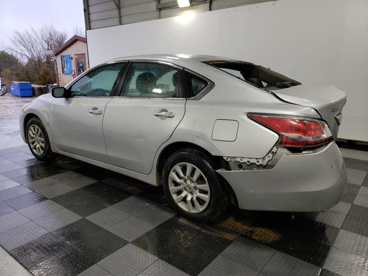 2015 Nissan Altima - Image 2