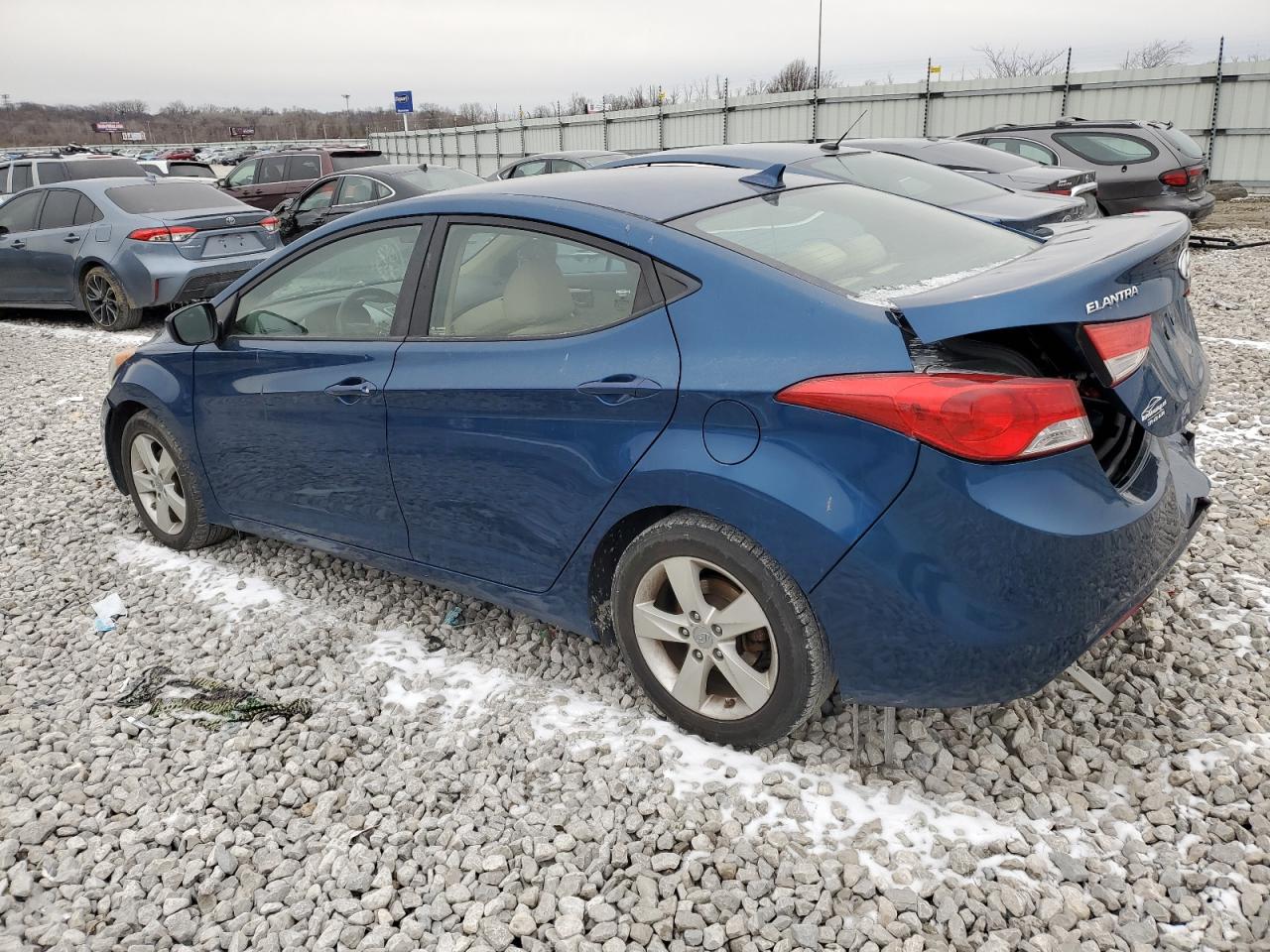 2013 Hyundai Elantra - Image 2