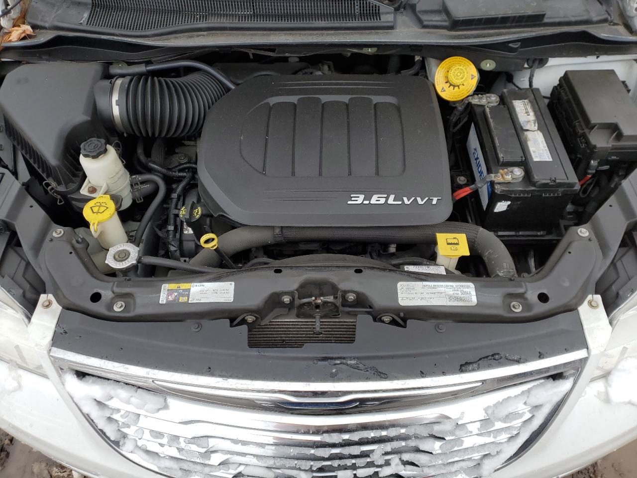 2016 Chrysler Town & Country - Image 12