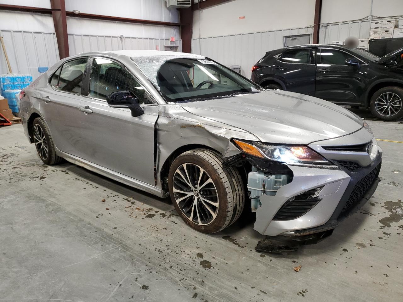 2018 Toyota Camry - Image 4