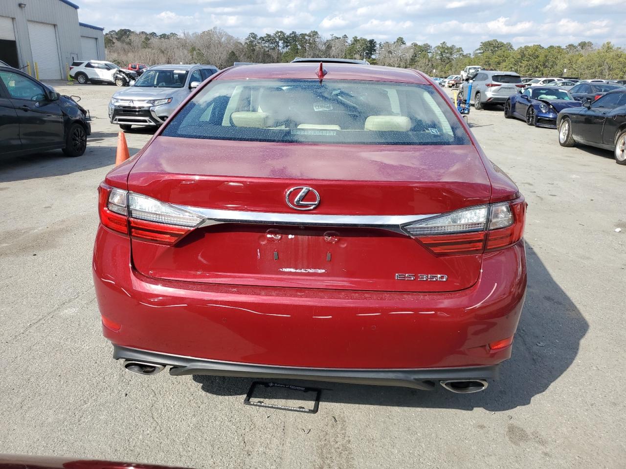 2016 Lexus ES - Image 6