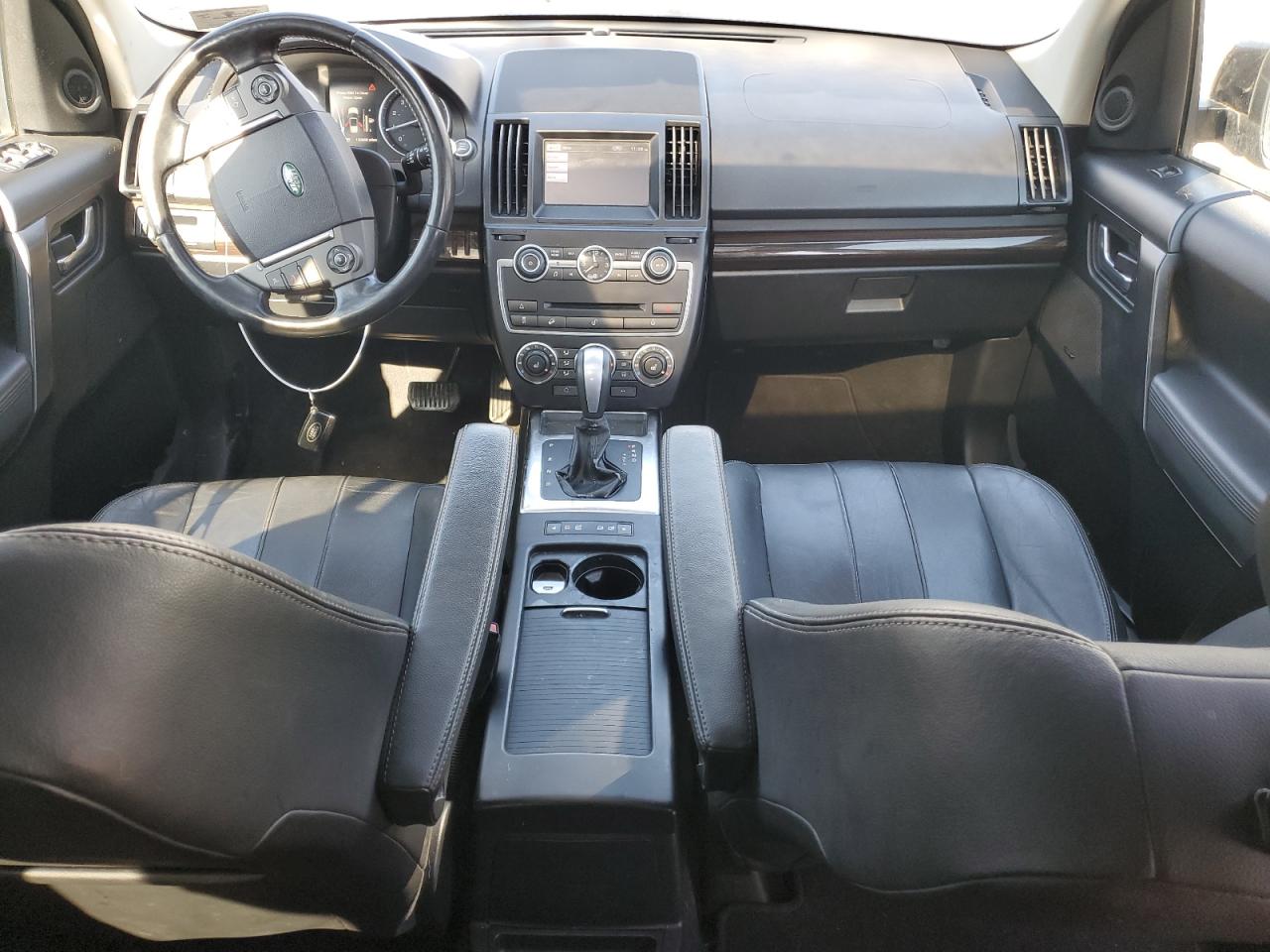 2013 Land Rover LR2 - Image 8